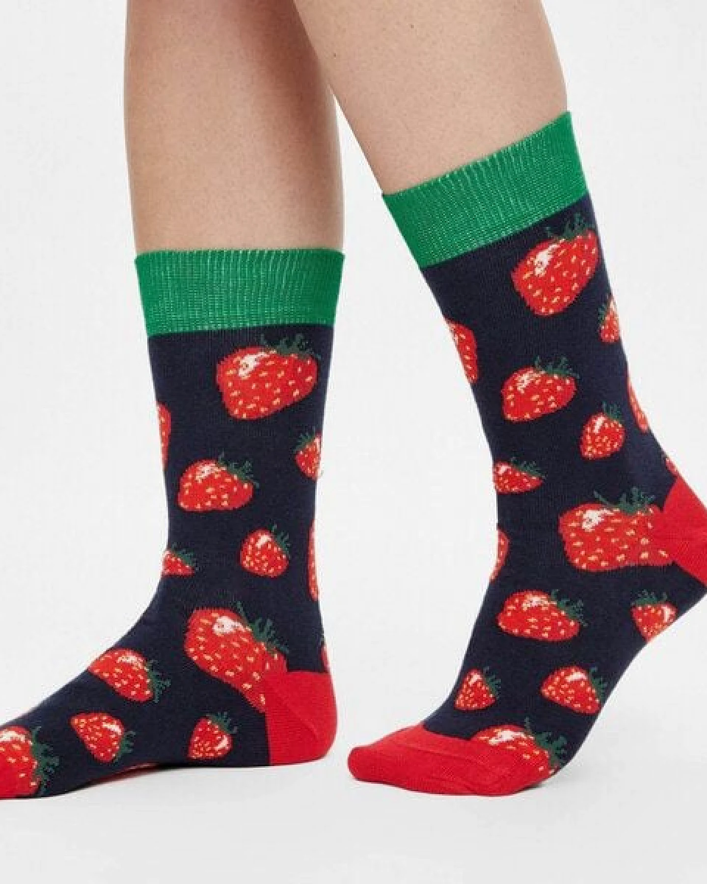 Natural Vibes Socken mit Erdbeeren – Ansicht 2