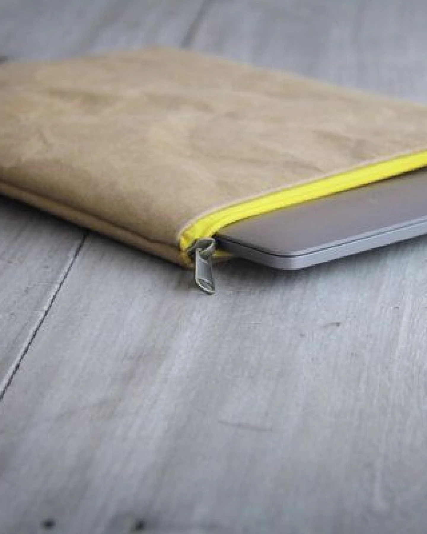 BY COPALA Nachhaltige Kraftpapier-Laptoptasche 15–16 Zoll – Ansicht 3
