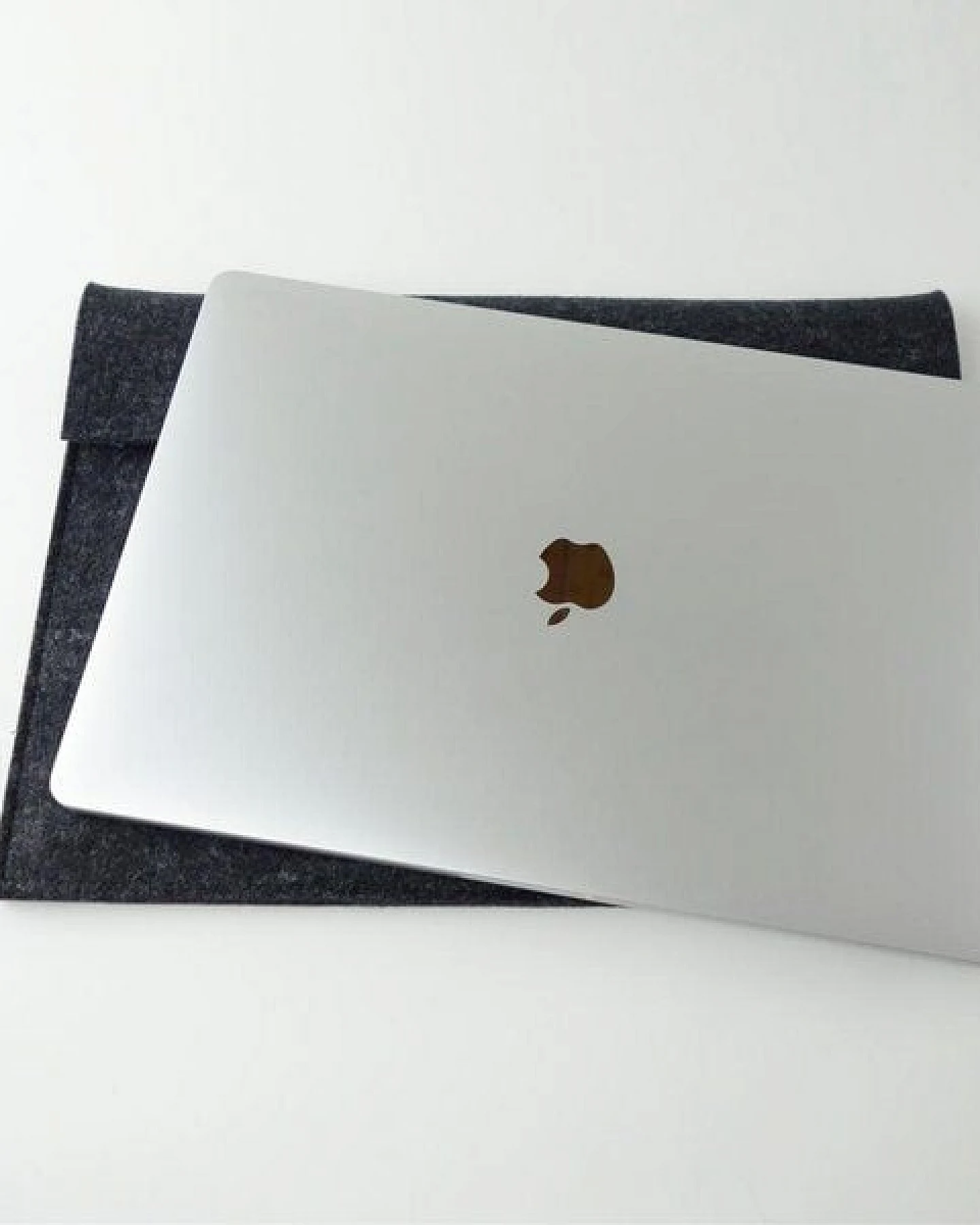 matilda k. manufaktur Laptoptasche Bio-Wollfilz für MacBook Pro 16 Zoll (Maße individualisierbar) – Ansicht 4