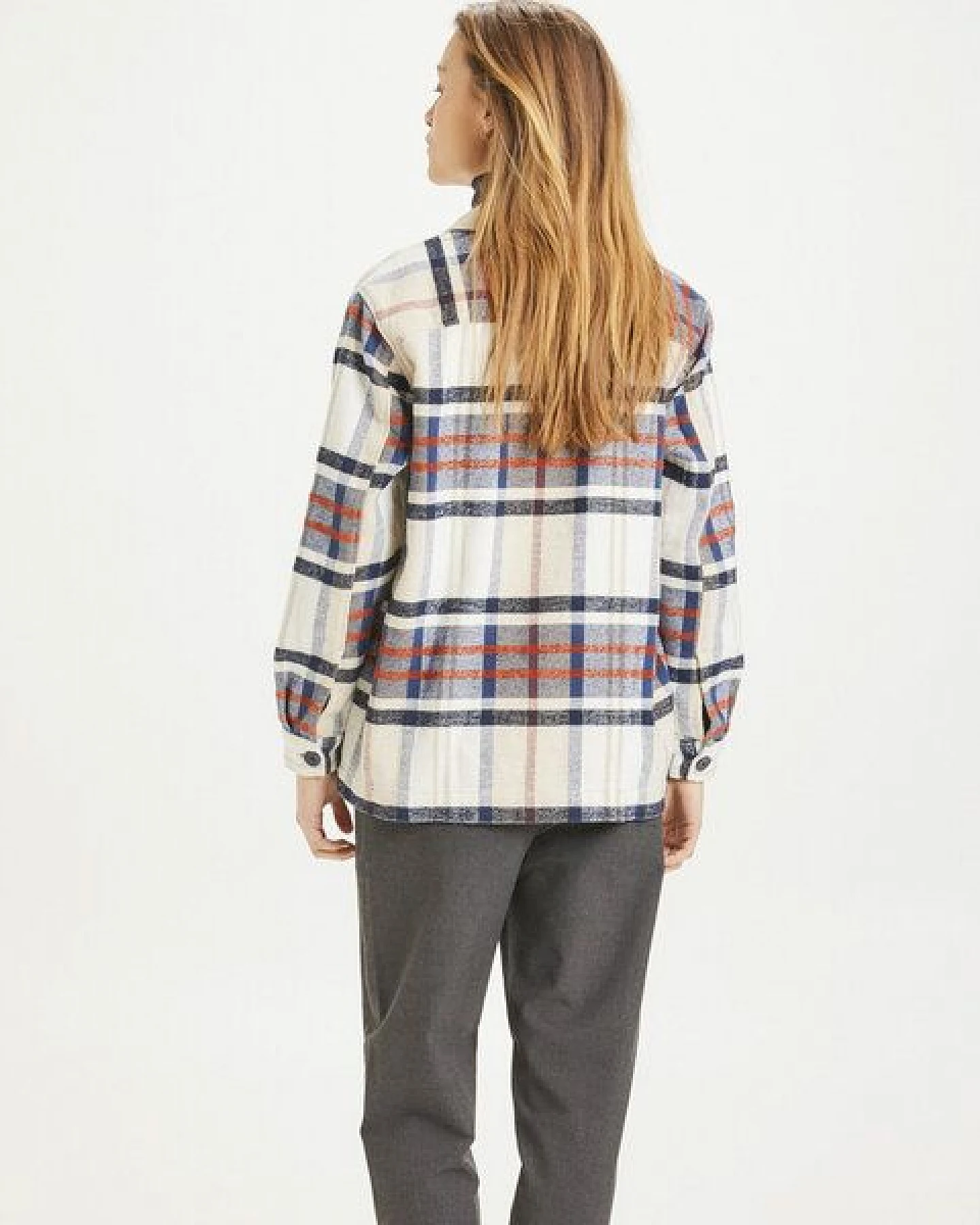 KnowledgeCotton Apparel Flanellhemd Damen - LILLIAN flannel overshirt pixel check - aus Bio-Baumwolle – Ansicht 2