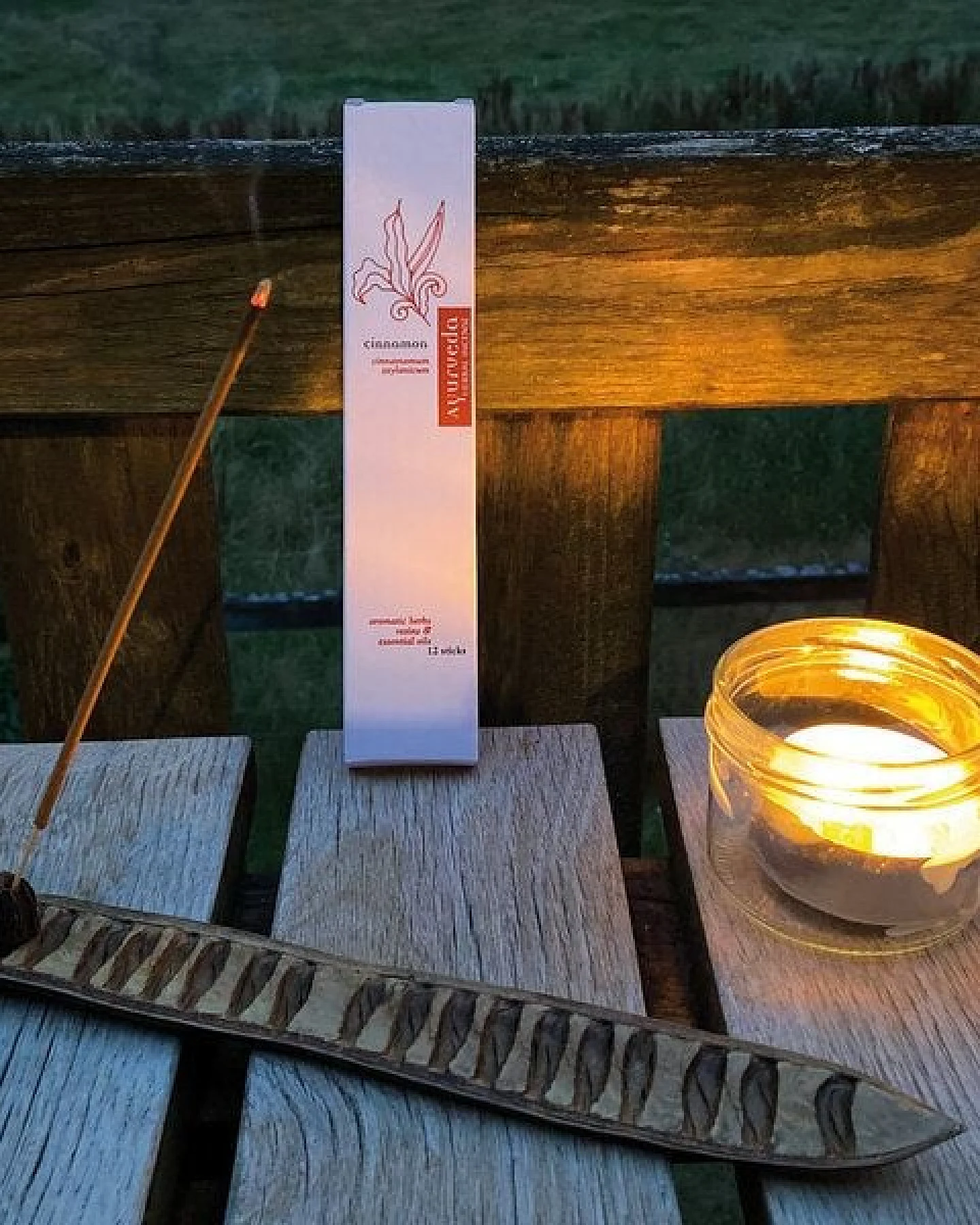 Sundara Set Ayurveda-Räucherstäbchen/-halter aus 100 % natürlichen Zutaten – Ansicht 4