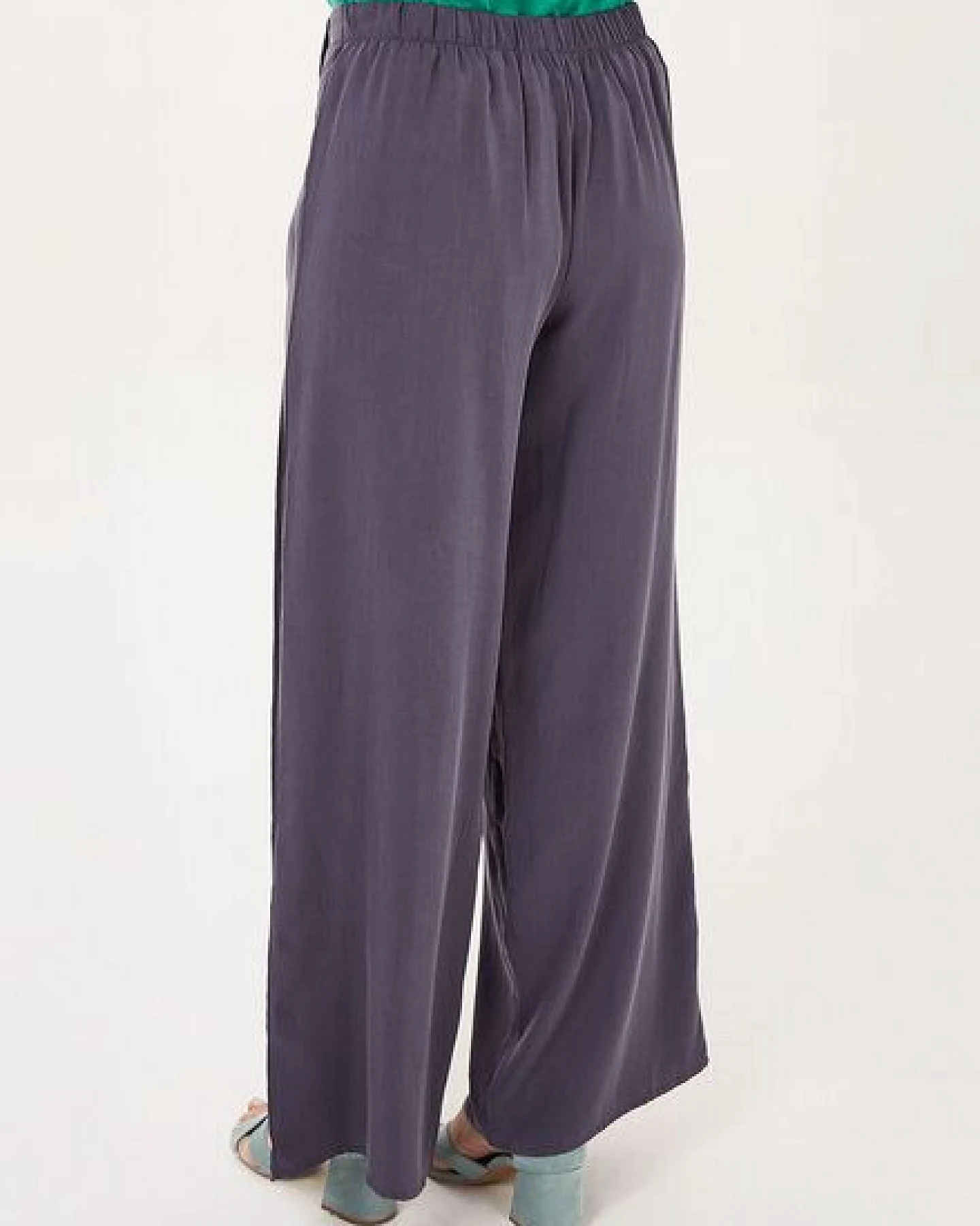 ORGANICATION Hose aus TENCEL Lyocell mit Schlitz – Ansicht 4