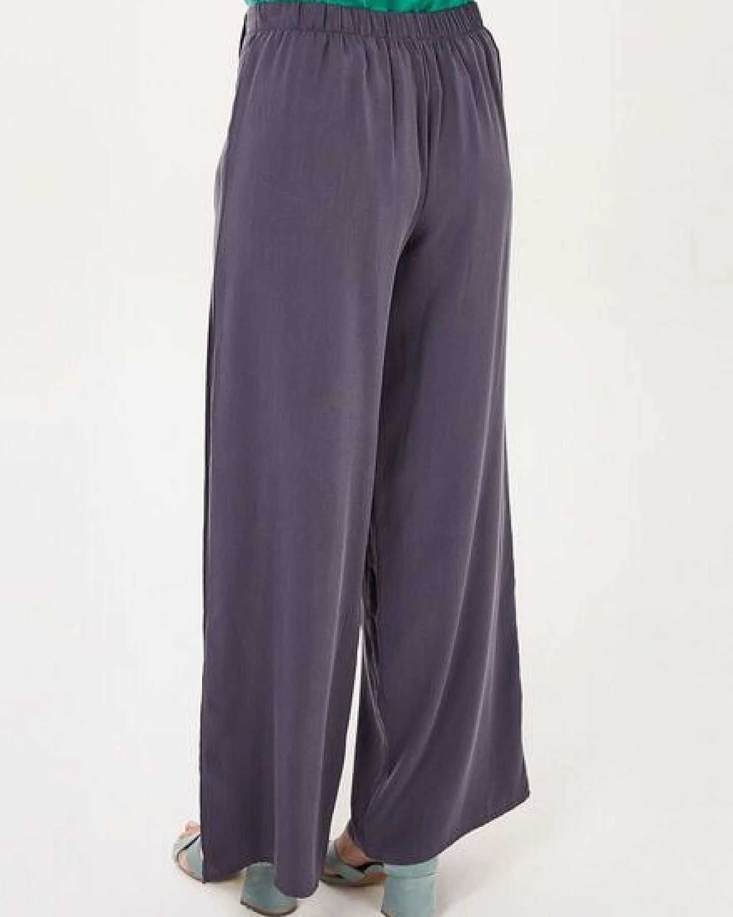 ORGANICATION Hose aus TENCEL Lyocell mit Schlitz – Ansicht 4