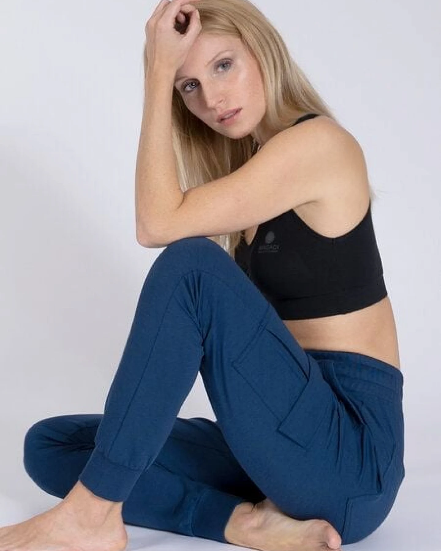 Magadi Cargo Yoga- und Jogginghose LUCY aus Naturmaterial – Ansicht 3