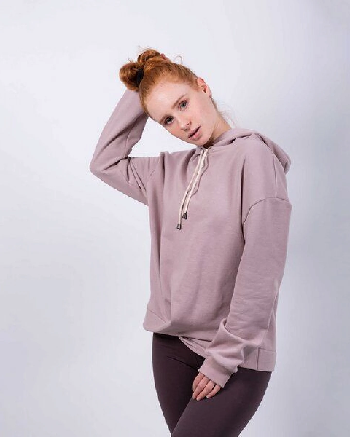 Flying Love Birds Twisted Hoodie - aus Bio Baumwolle – Ansicht 2