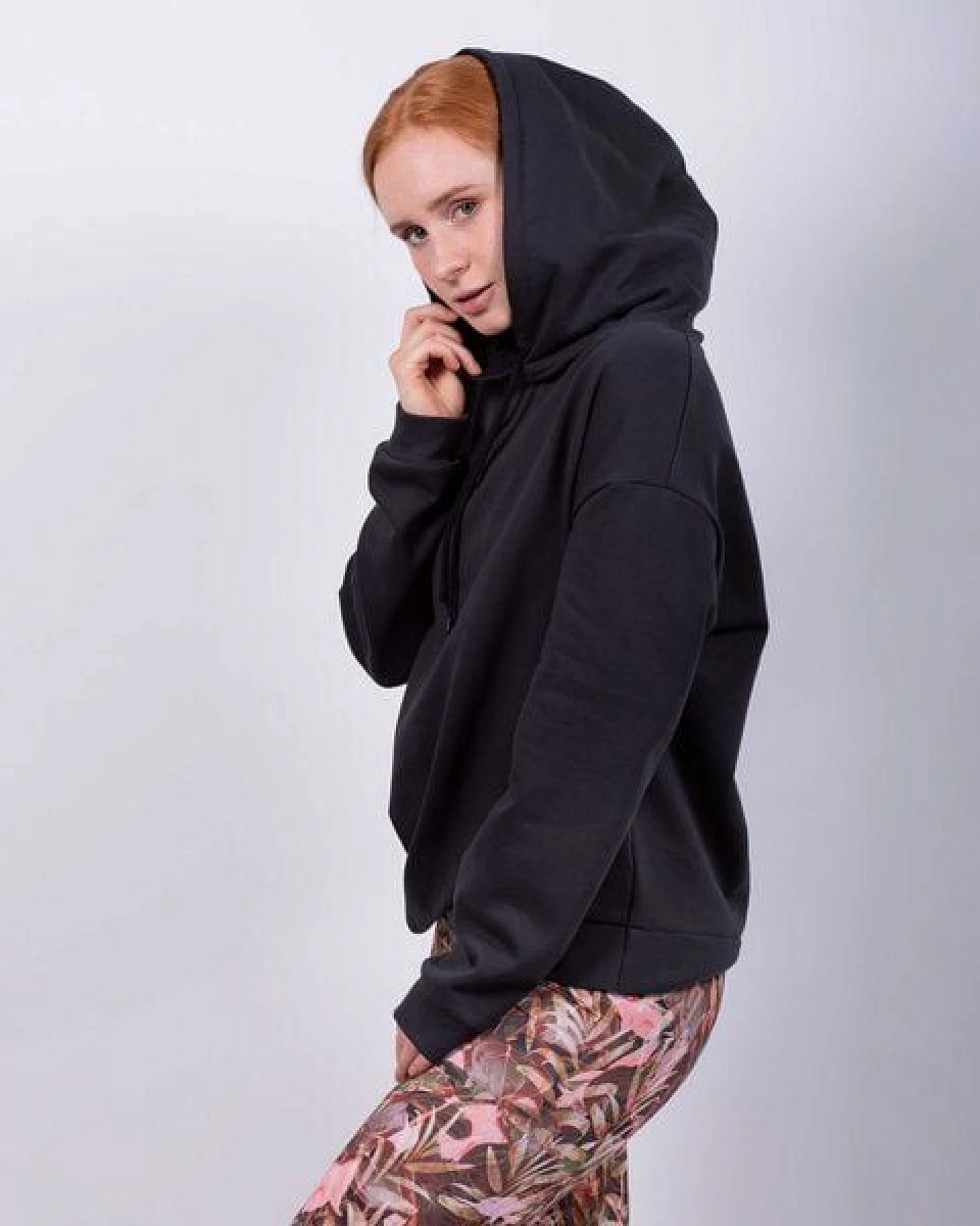 Flying Love Birds Twisted Hoodie - aus Bio Baumwolle – Ansicht 4