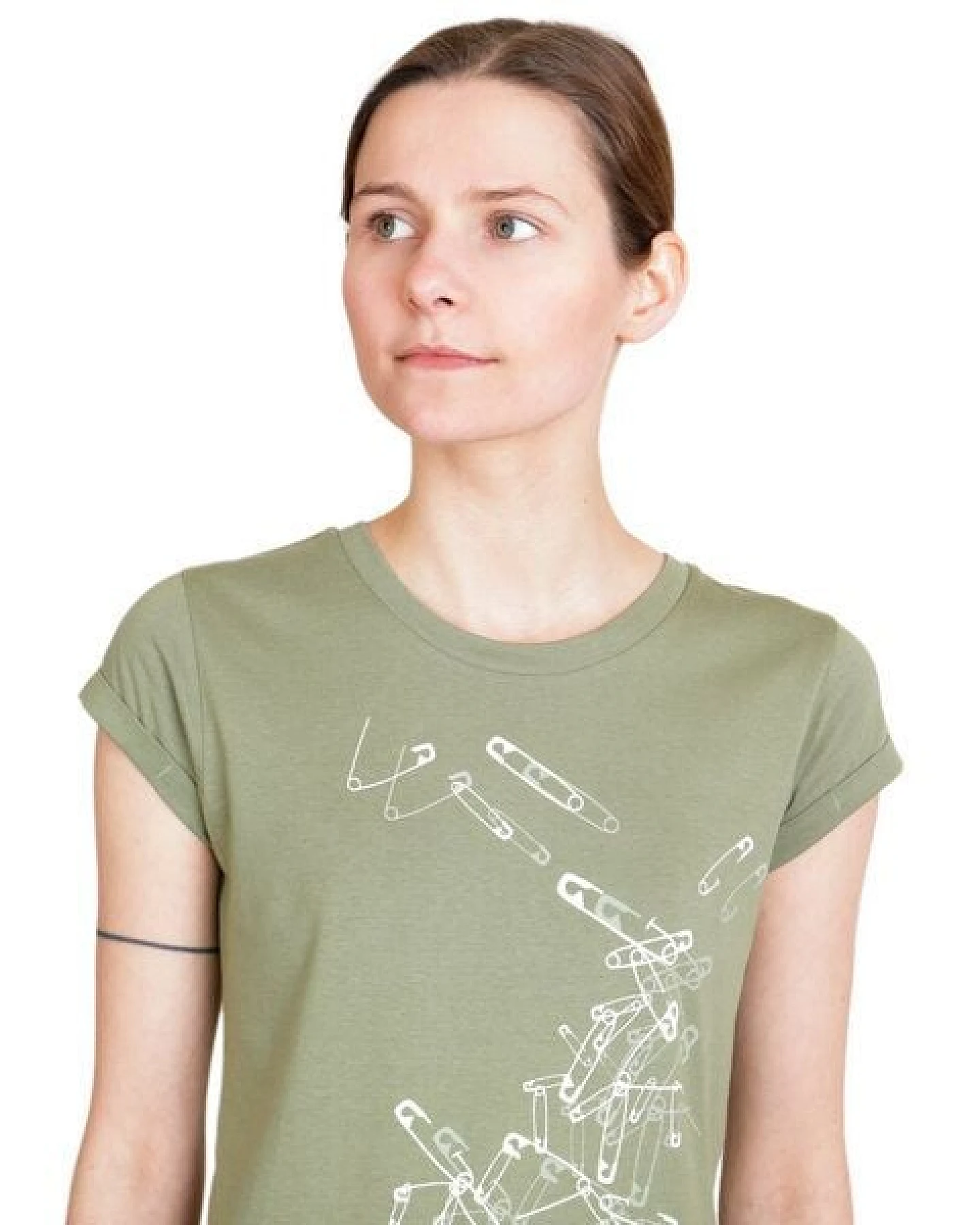 Spangeltangel Damen T-Shirt aus Bio-Baumwolle „Sicherheitsnadeln“ khaki – Ansicht 3