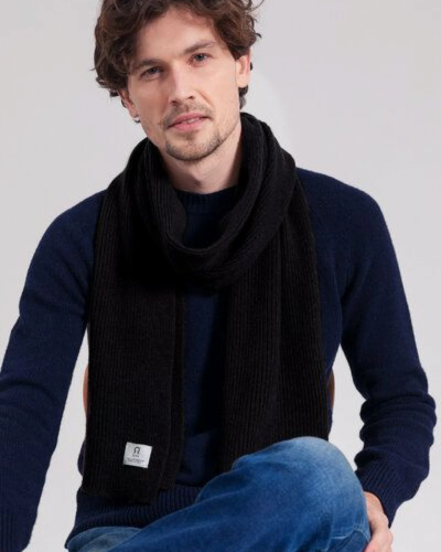 Rifò - Circular Fashion Made in Italy Schal Federico aus recycelter Kaschmirwolle – Ansicht 3