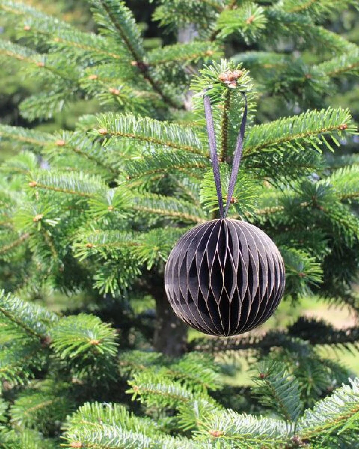 Mitienda Shop Fensterdeko/ Christbaumschmuck aus Papier Kugel Honeycomb – Ansicht 3