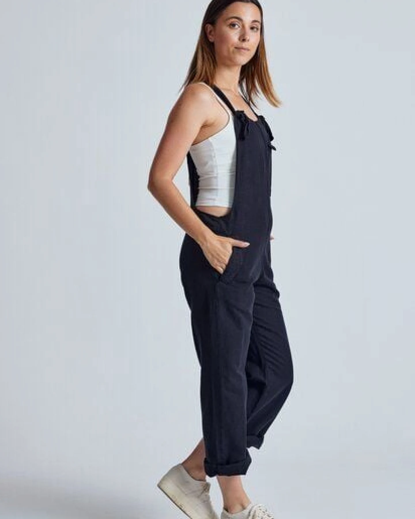 Flax and Loom Cord Latzhose Mary Lou – Ansicht 4