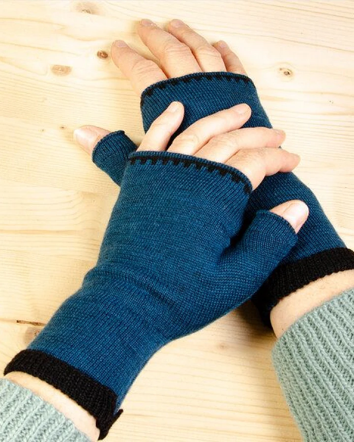 LANARTO slow fashion Pulswärmer mit kurzem Bündchen einfarbig gestrickt aus mulesingfreier Merinowolle