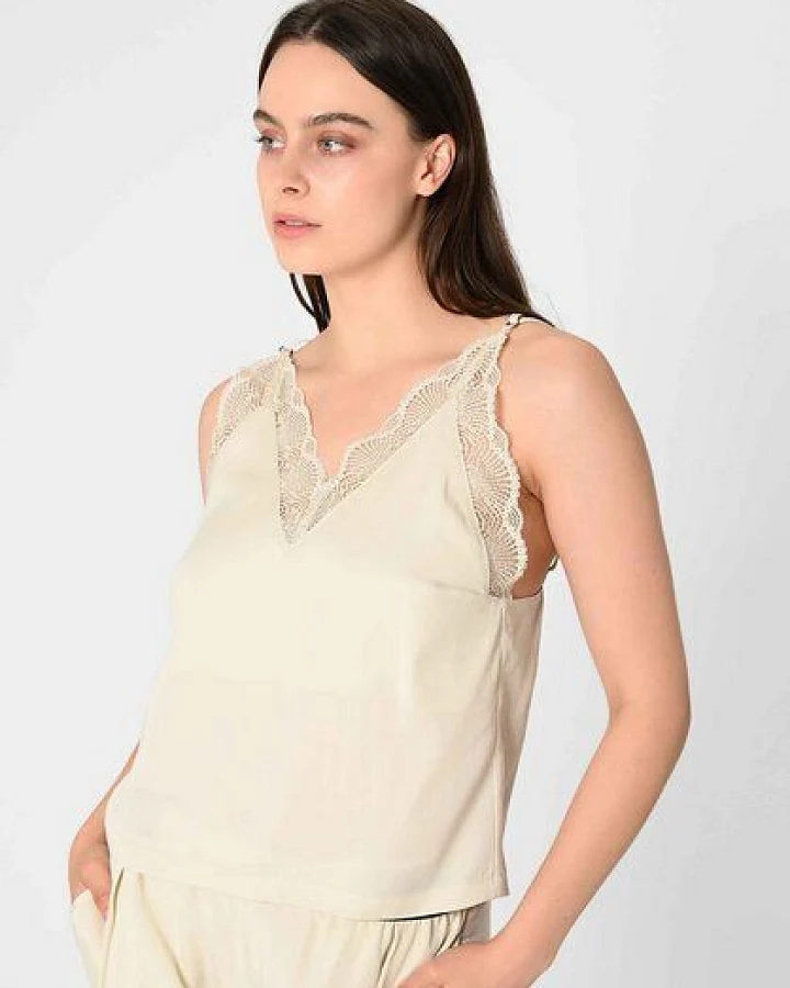 Lovjoi Top NINIVA mit Cross-Back-Trägern und filigraner Spitze