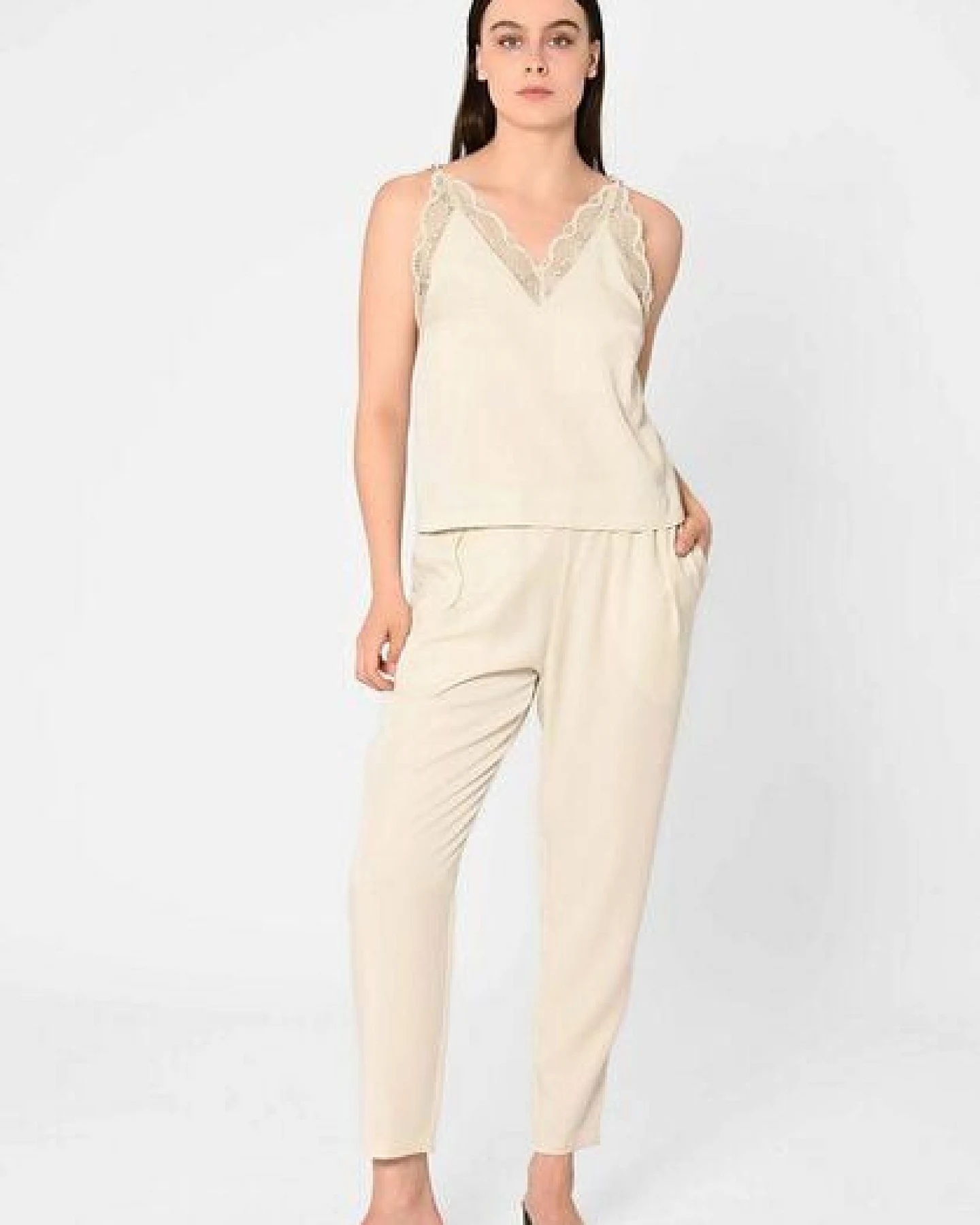 Lovjoi Top NINIVA mit Cross-Back-Trägern und filigraner Spitze – Ansicht 4