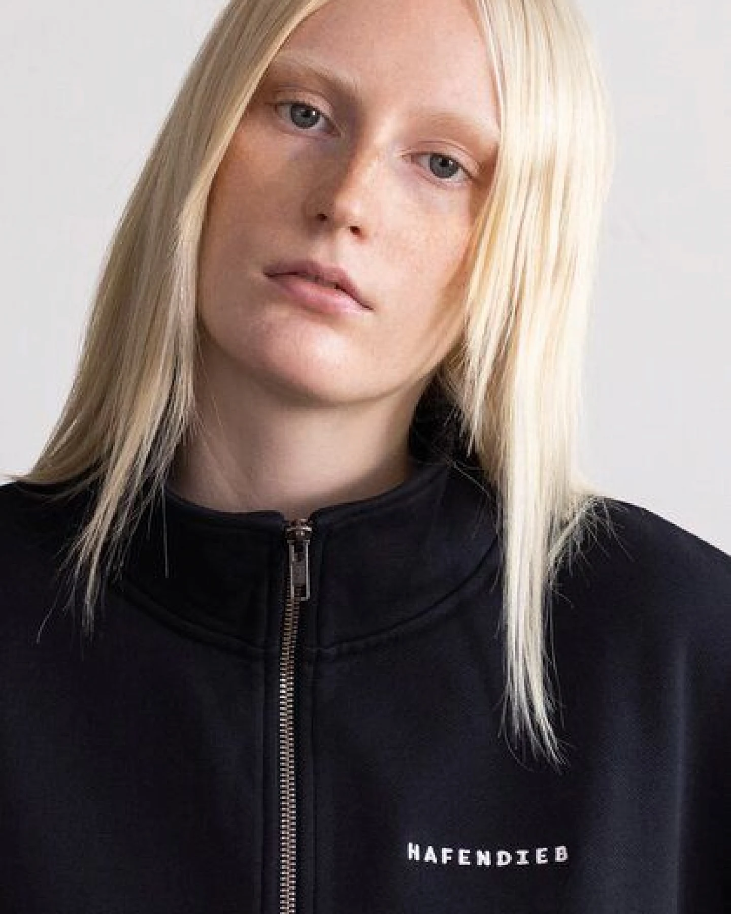 HAFENDIEB LOGO STICK TROYER SWEATER – Ansicht 2