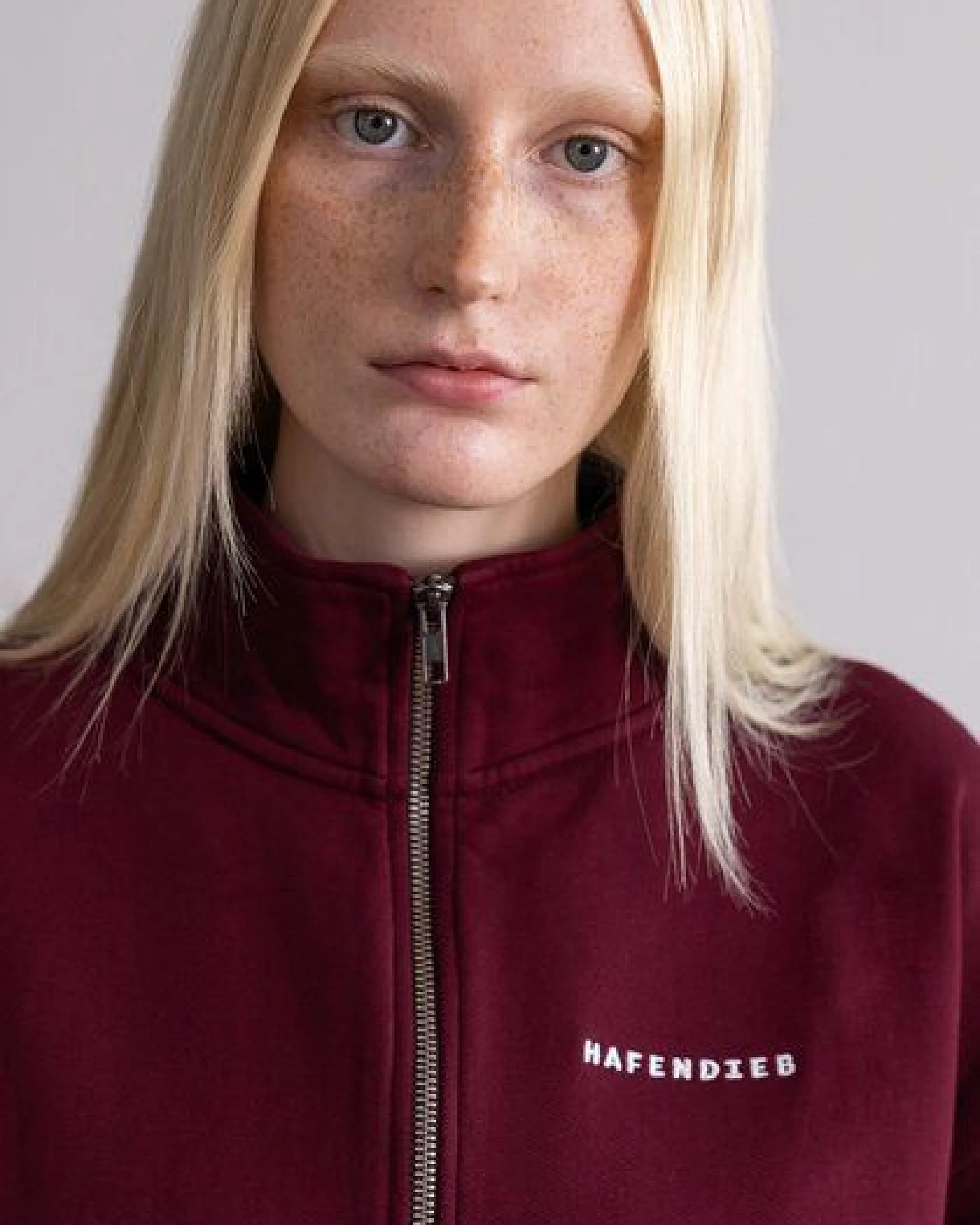 HAFENDIEB LOGO STICK TROYER SWEATER – Ansicht 2