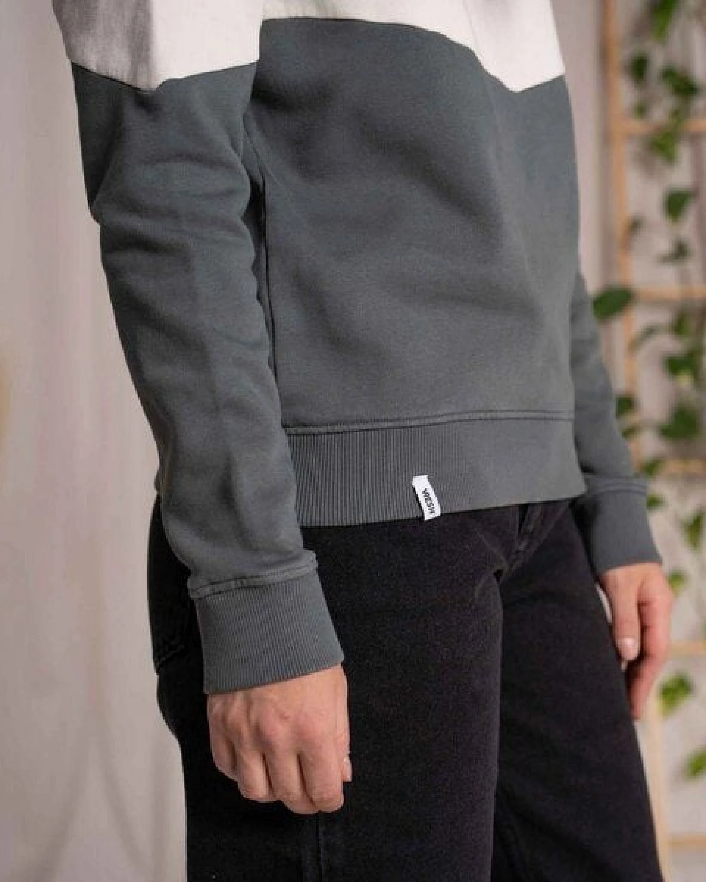 Vresh Clothing Elvie - Sweater aus Biobaumwolle – Ansicht 4