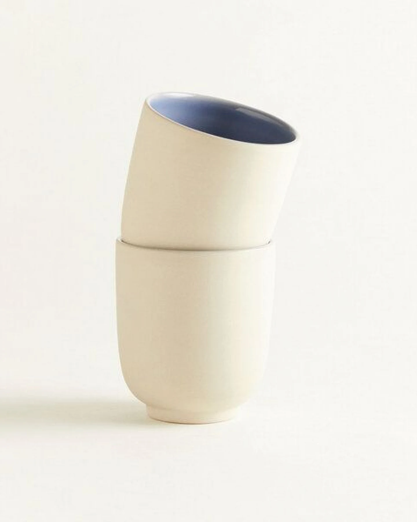 onomao Handgemachter Becher aus Steinzeug – Ansicht 2