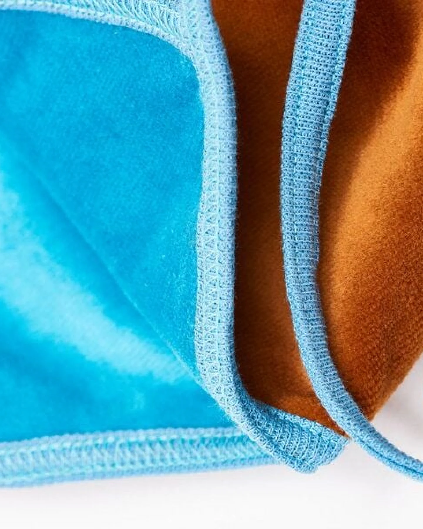Cheeky Apple Wendbares Bio-Ohrenhäubchen "Nicki Caramell|Nicki Pagoda Blue" – Ansicht 4