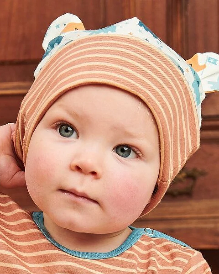 Cheeky Apple Gefüttertes Bio-Häubchen mit Bärenohren "Babyelefant|Streifen Caramell"