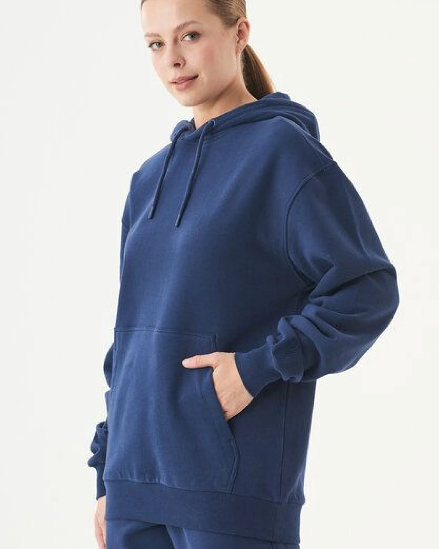 ORGANICATION ESSENTIALS-HALKI-Unisex Soft Touch Hoodie aus Bio-Baumwolle – Ansicht 3