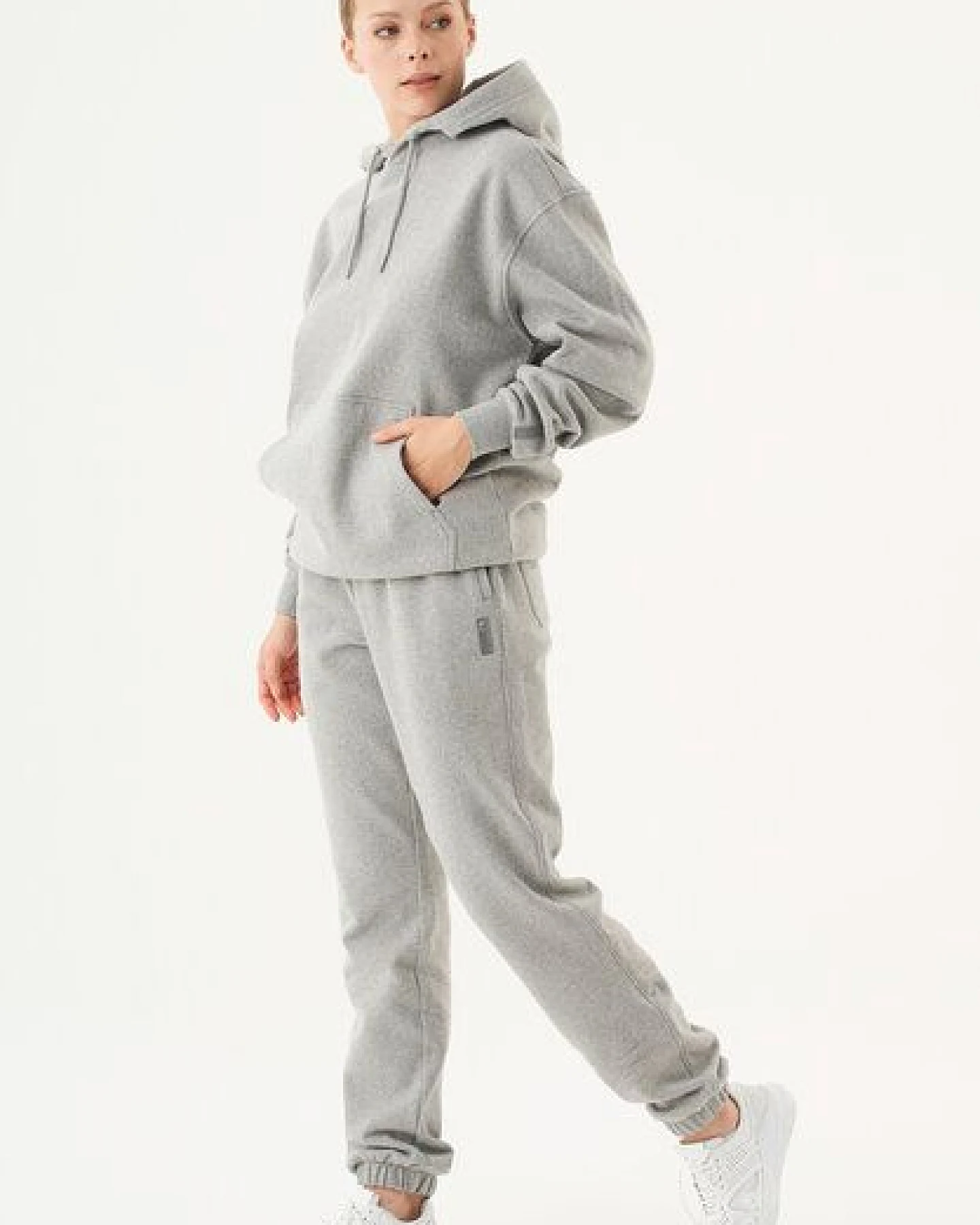 ORGANICATION ESSENTIALS-HALKI-Unisex Soft Touch Hoodie aus Bio-Baumwolle – Ansicht 2