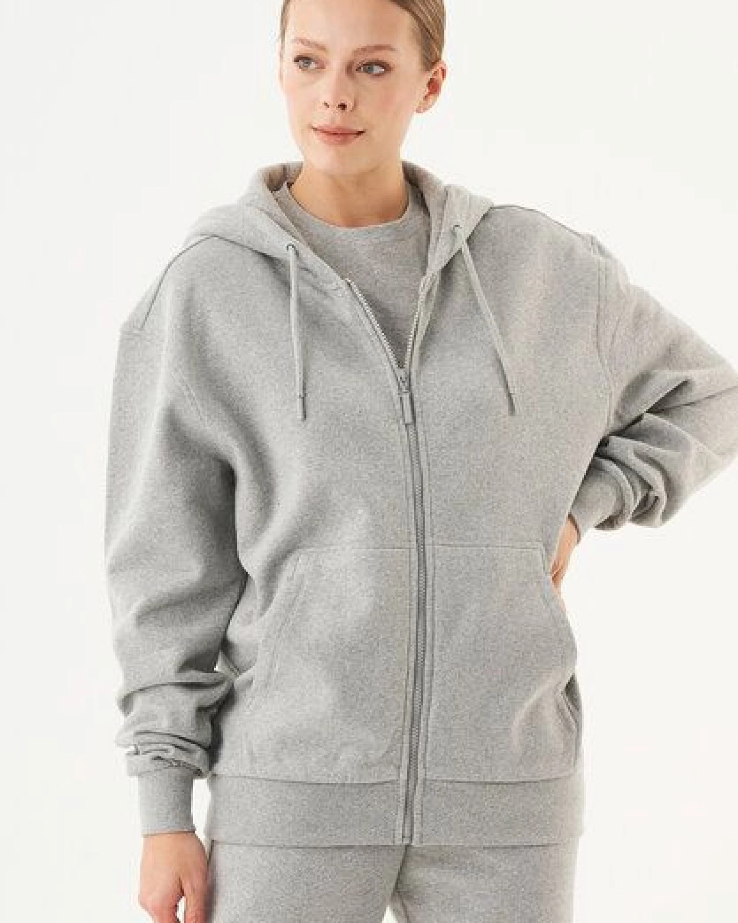 ORGANICATION ESSENTIALS-JUNDA-Unisex Soft Touch Sweatjacke aus Bio-Baumwolle – Ansicht 3