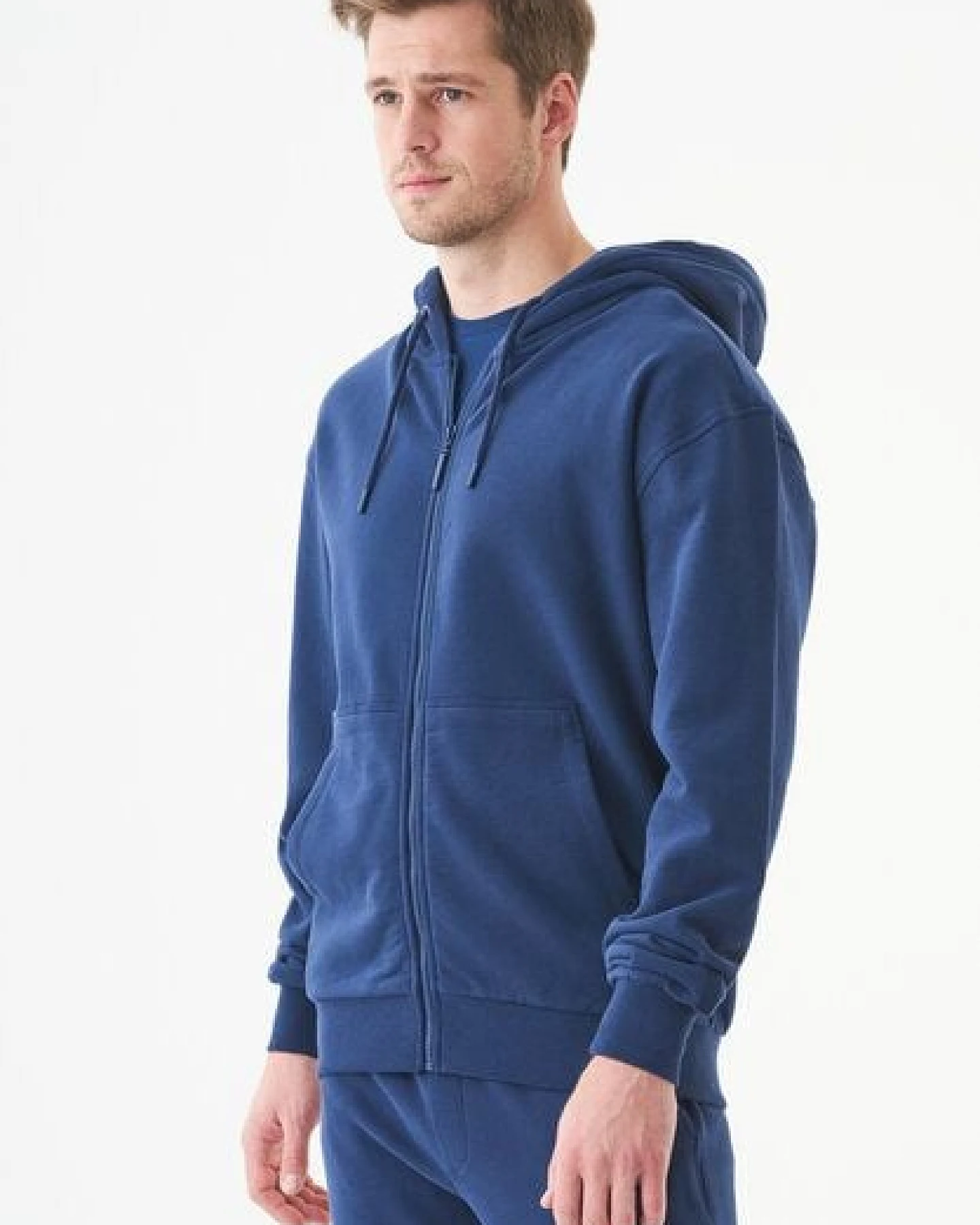 ORGANICATION ESSENTIALS-JUNDA-Unisex Soft Touch Sweatjacke aus Bio-Baumwolle – Ansicht 3