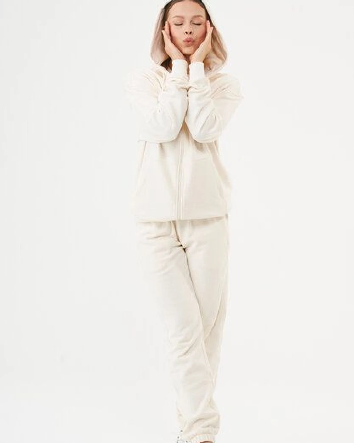 ORGANICATION ESSENTIALS-JUNDA-Unisex Soft Touch Sweatjacke aus Bio-Baumwolle – Ansicht 2