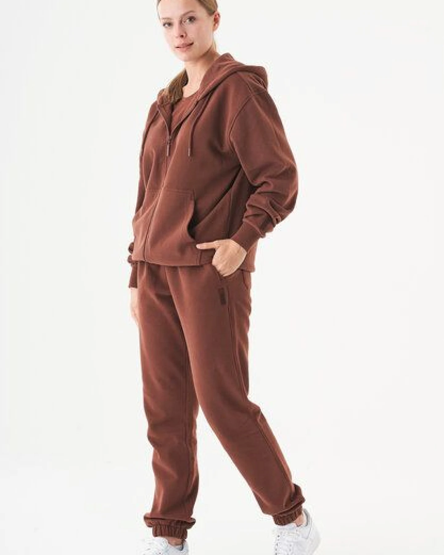 ORGANICATION ESSENTIALS-JUNDA-Unisex Soft Touch Sweatjacke aus Bio-Baumwolle – Ansicht 2