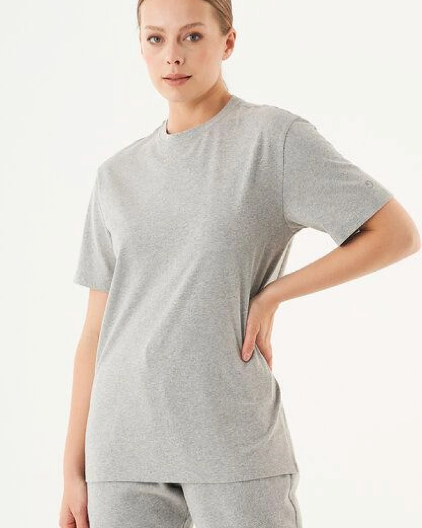 ORGANICATION ESSENTIALS-TILLO-Unisex Basic T-Shirt aus Bio-Baumwolle – Ansicht 3