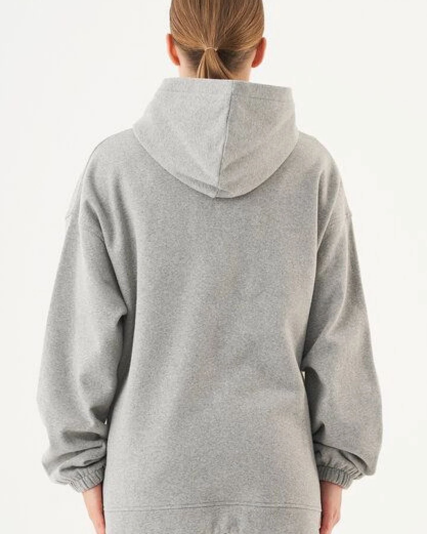 ORGANICATION ESSENTIALS-HANDE- Soft Touch Oversize Hoodie aus Bio-Baumwolle – Ansicht 4