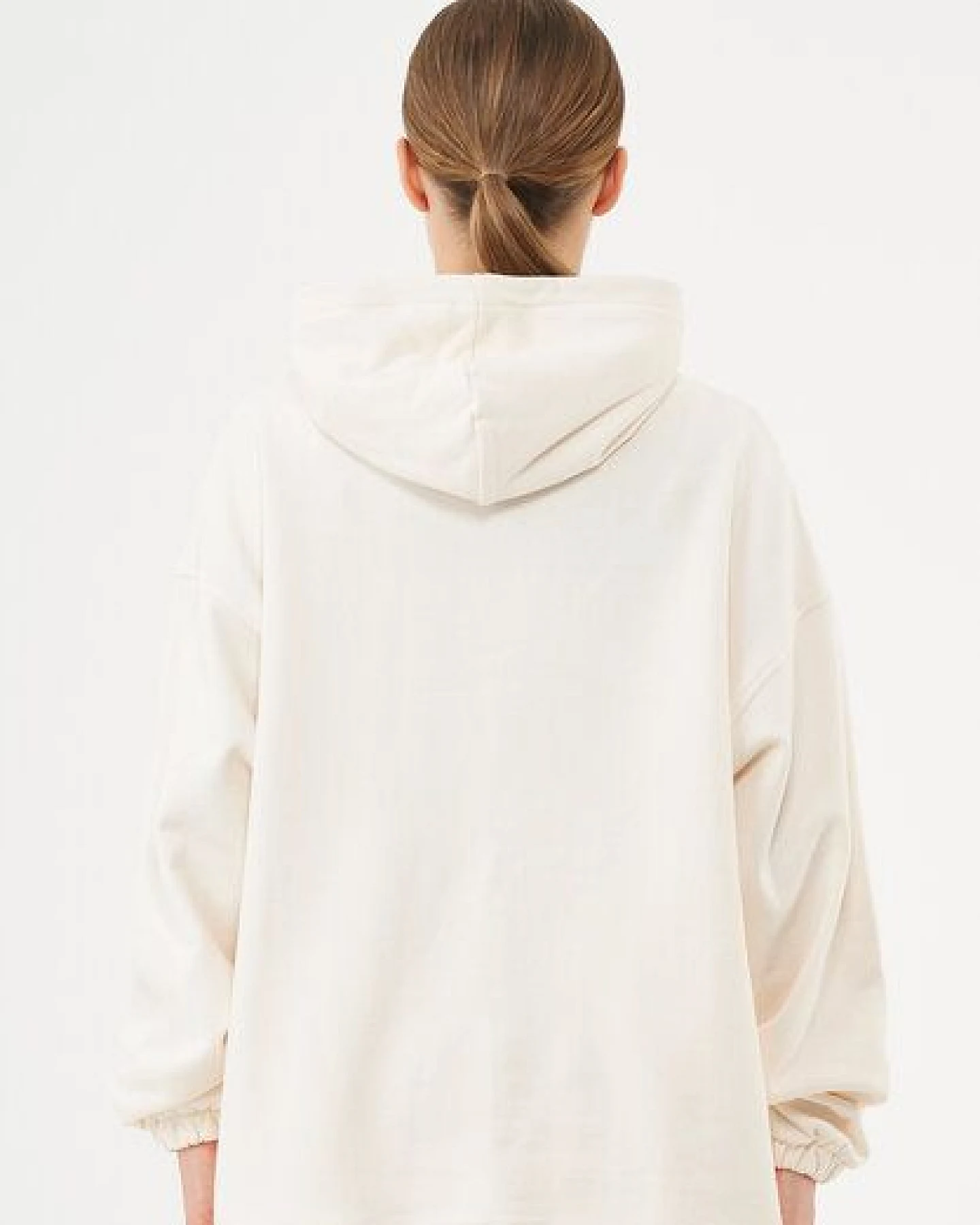 ORGANICATION ESSENTIALS-HANDE- Soft Touch Oversize Hoodie aus Bio-Baumwolle – Ansicht 4