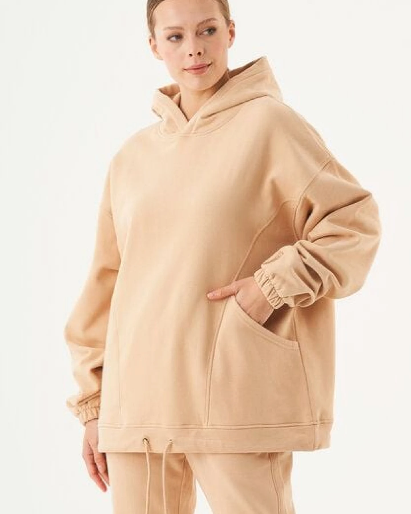 ORGANICATION ESSENTIALS-HANDE- Soft Touch Oversize Hoodie aus Bio-Baumwolle – Ansicht 3