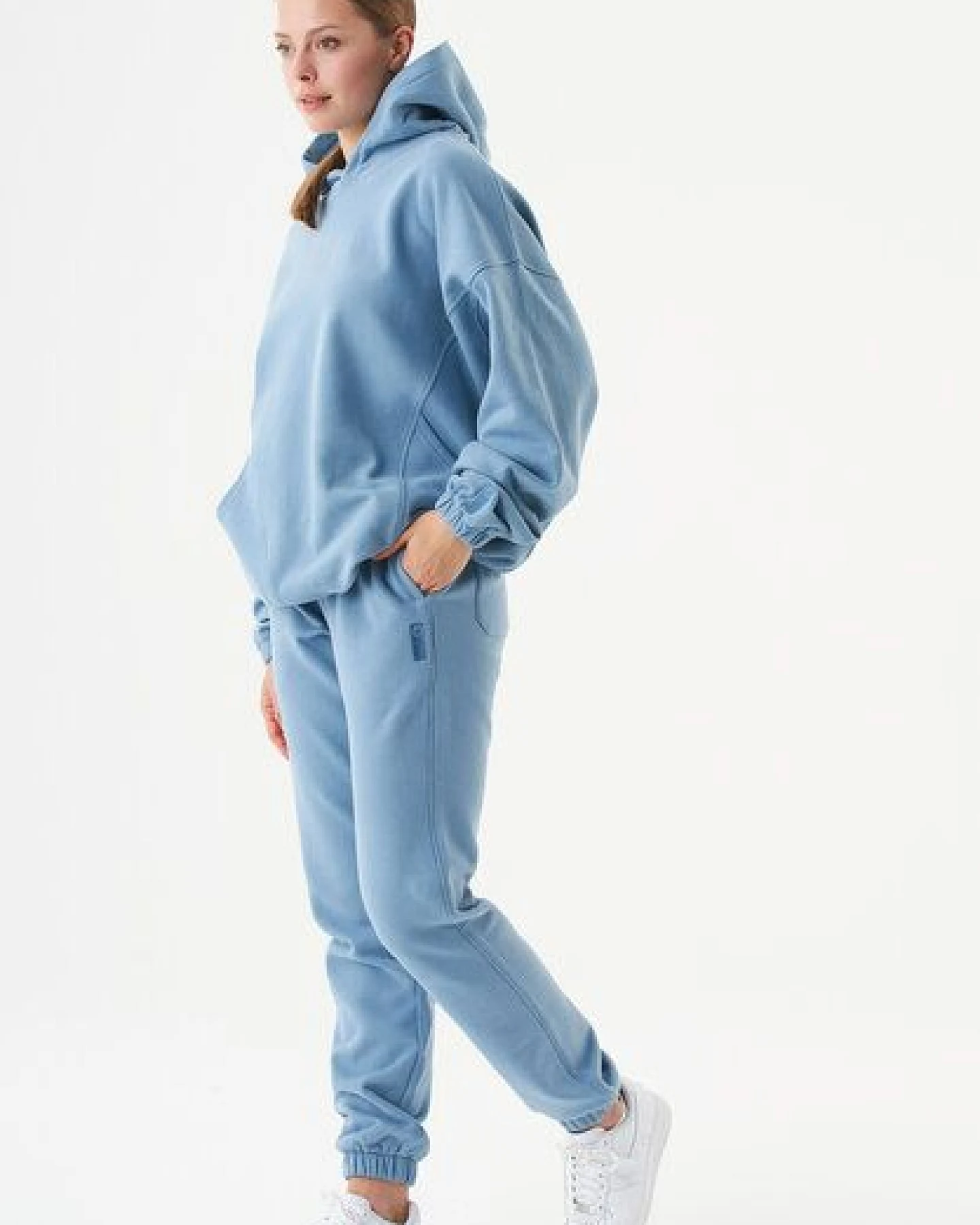 ORGANICATION ESSENTIALS-HANDE- Soft Touch Oversize Hoodie aus Bio-Baumwolle – Ansicht 2