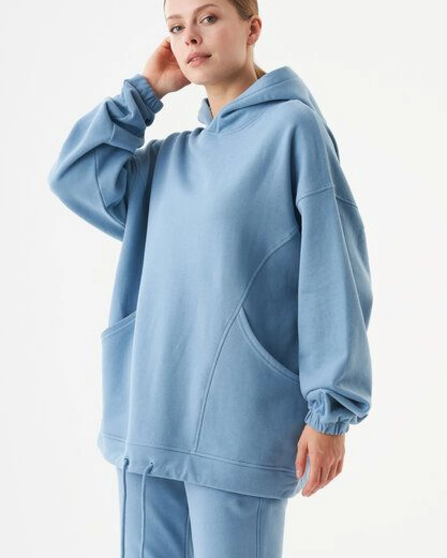 ORGANICATION ESSENTIALS-HANDE- Soft Touch Oversize Hoodie aus Bio-Baumwolle – Ansicht 3