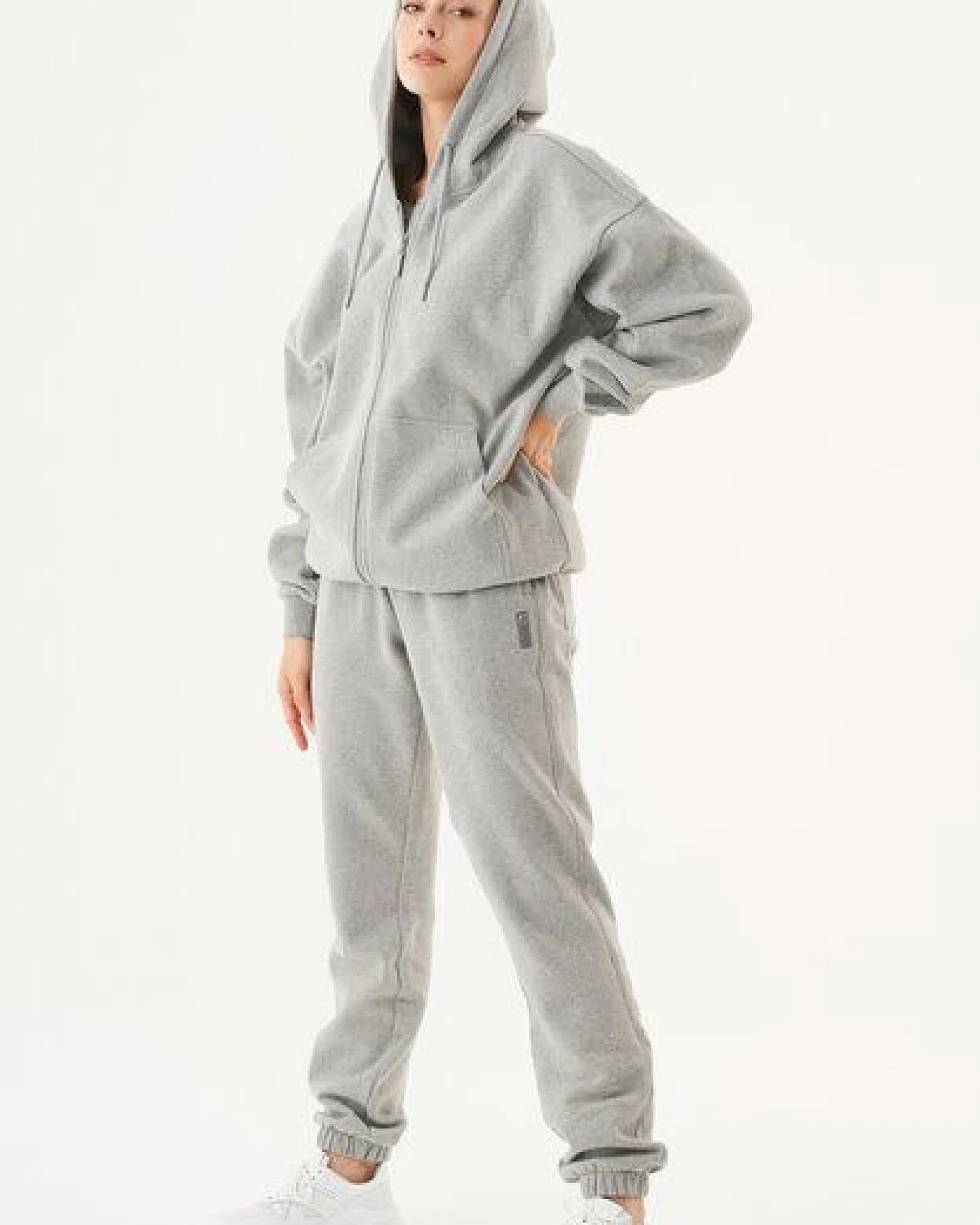 ORGANICATION ESSENTIALS-JALE- Soft Touch Sweatjacke aus Bio-Baumwolle – Ansicht 2