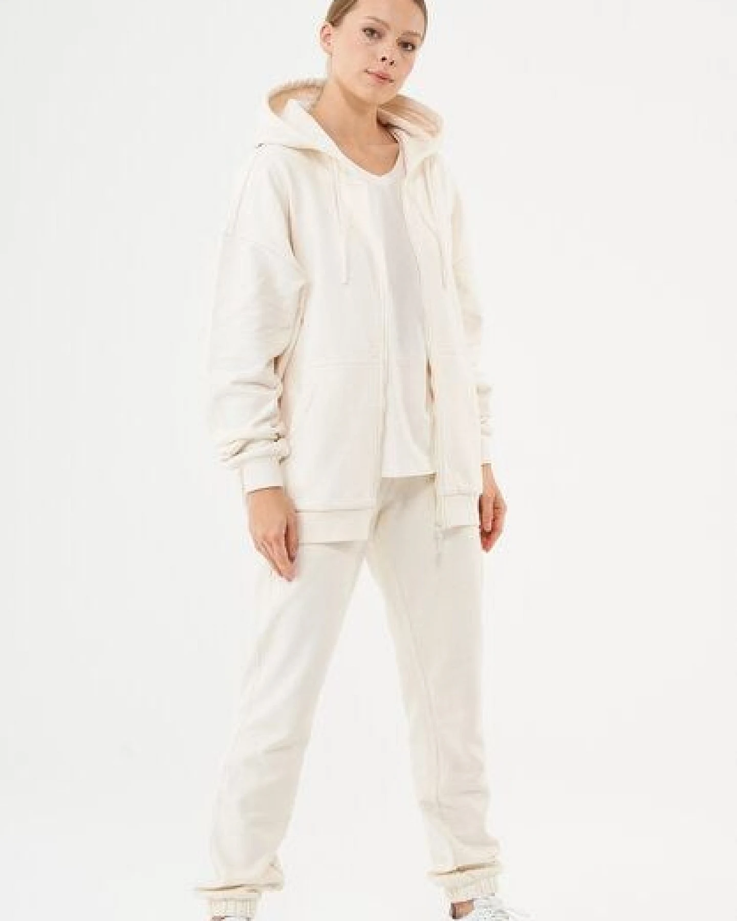 ORGANICATION ESSENTIALS-JALE- Soft Touch Sweatjacke aus Bio-Baumwolle – Ansicht 2