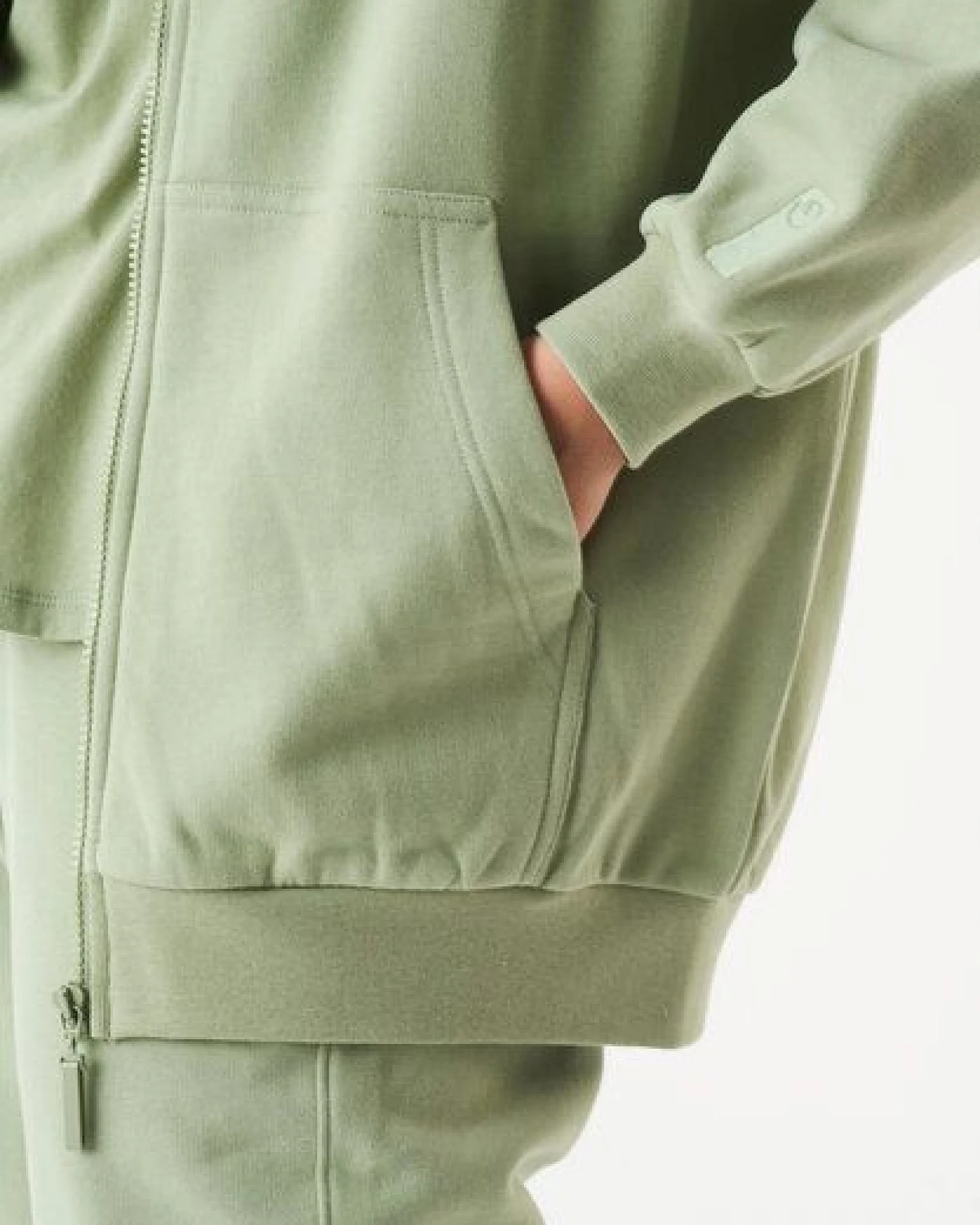 ORGANICATION ESSENTIALS-JALE- Soft Touch Sweatjacke aus Bio-Baumwolle – Ansicht 2