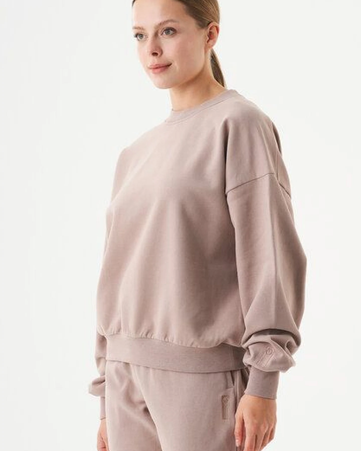 ORGANICATION ESSENTIALS-BUKET- Soft Touch Sweatshirt aus Bio-Baumwolle – Ansicht 3
