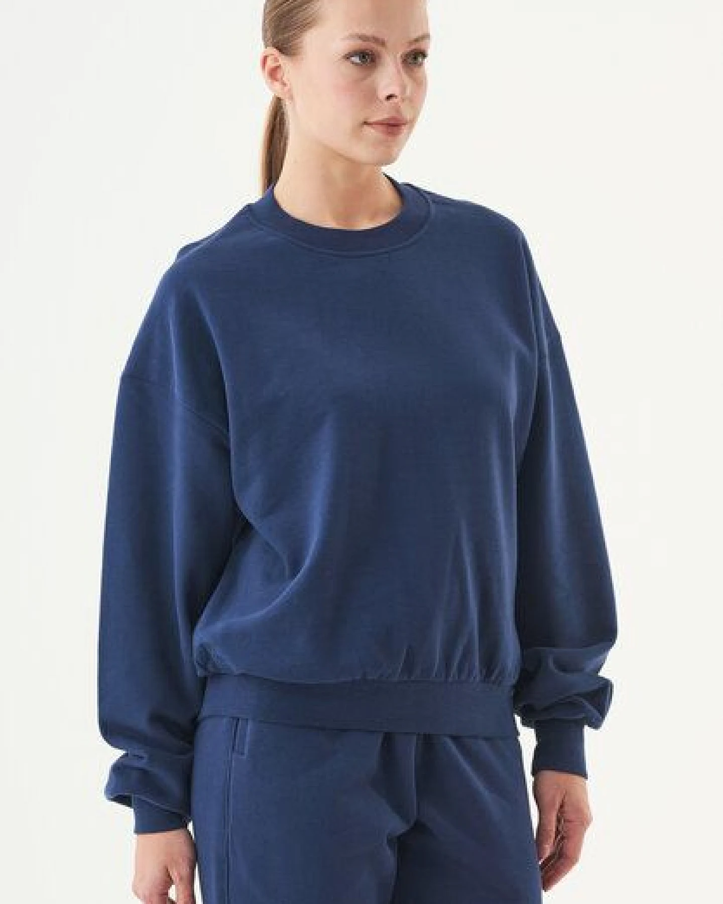 ORGANICATION ESSENTIALS-BUKET- Soft Touch Sweatshirt aus Bio-Baumwolle – Ansicht 3
