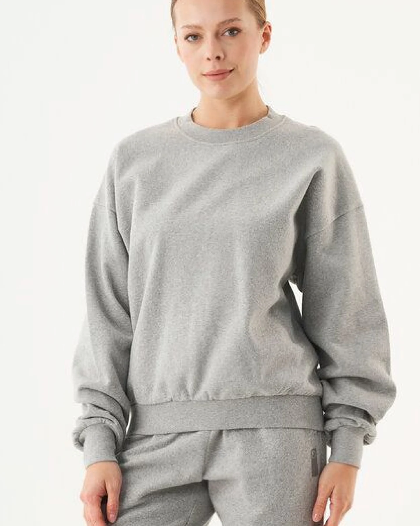 ORGANICATION ESSENTIALS-BUKET- Soft Touch Sweatshirt aus Bio-Baumwolle – Ansicht 3