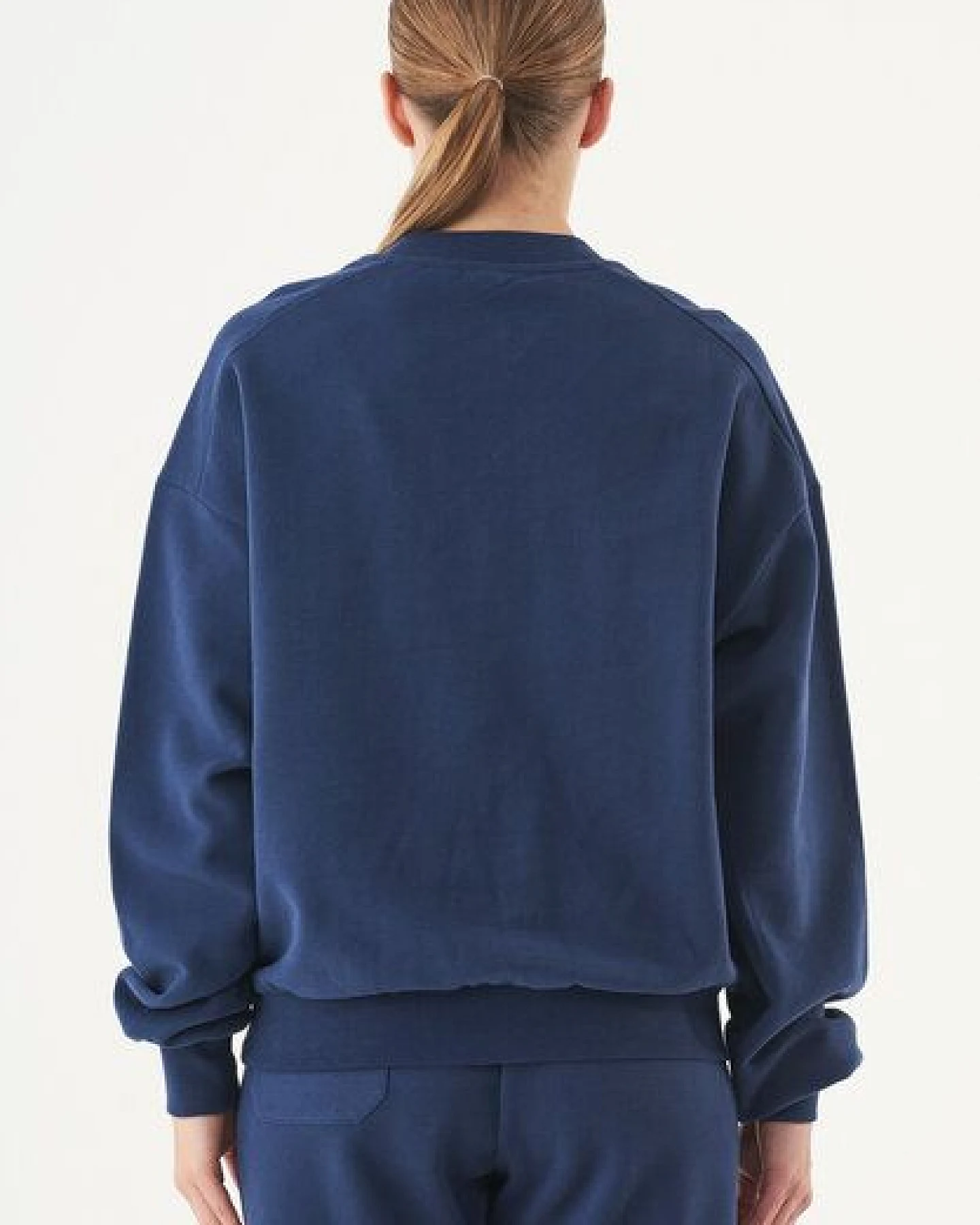 ORGANICATION ESSENTIALS-BUKET- Soft Touch Sweatshirt aus Bio-Baumwolle – Ansicht 4