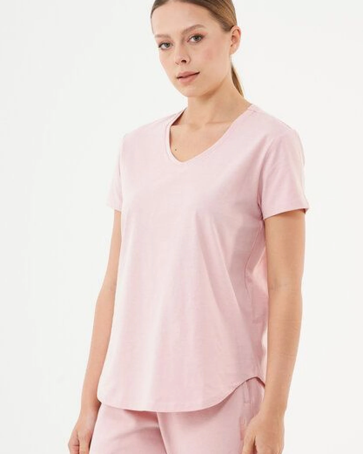 ORGANICATION ESSENTIALS-TUBA- Basic T-Shirt aus Bio-Baumwolle mit V-Ausschnitt – Ansicht 3