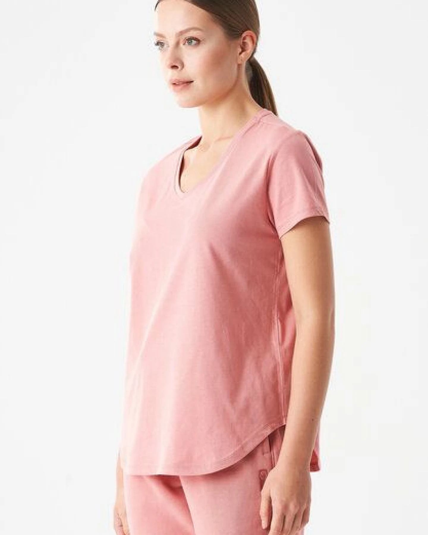 ORGANICATION ESSENTIALS-TUBA- Basic T-Shirt aus Bio-Baumwolle mit V-Ausschnitt – Ansicht 3