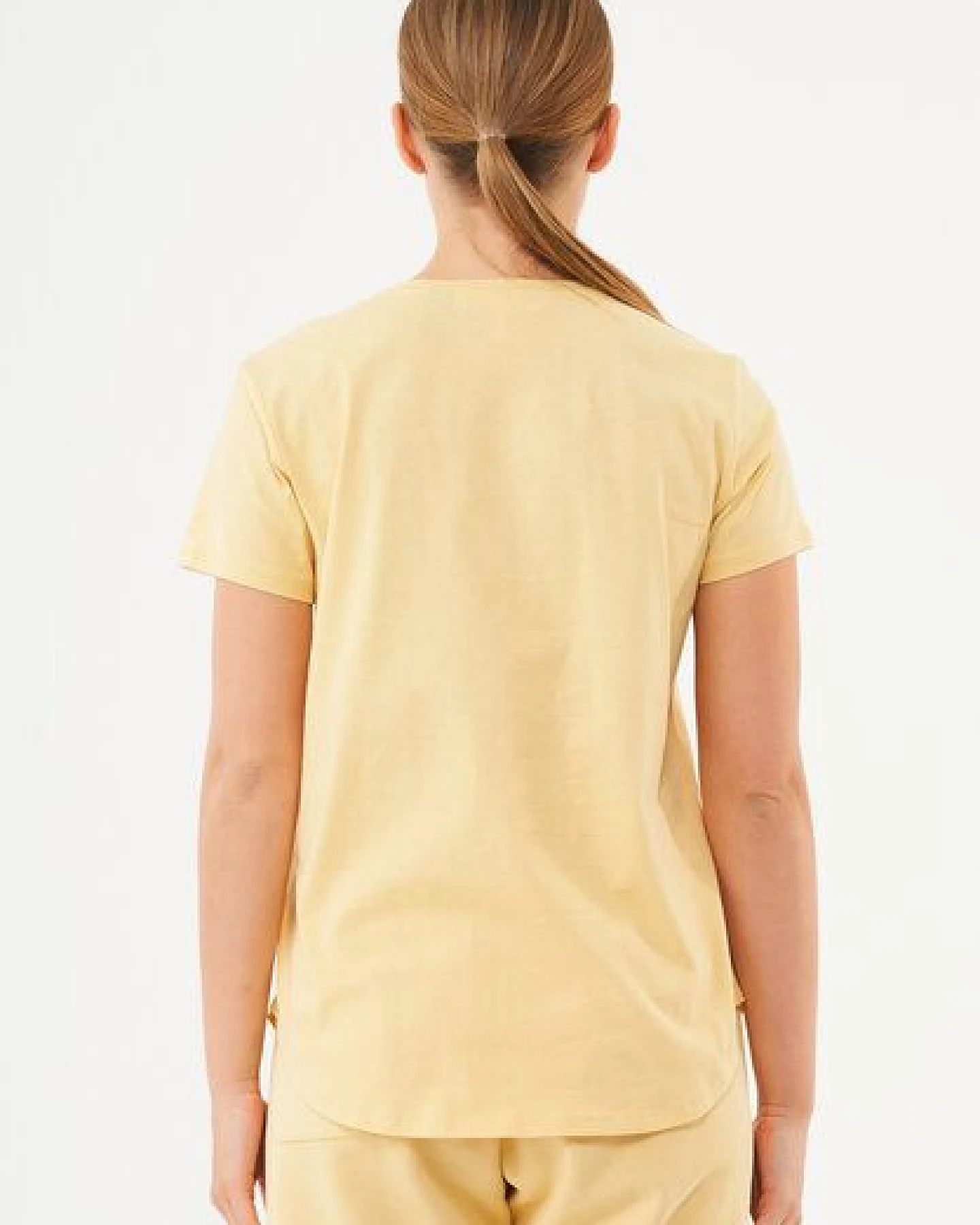 ORGANICATION ESSENTIALS-TUBA- Basic T-Shirt aus Bio-Baumwolle mit V-Ausschnitt – Ansicht 4