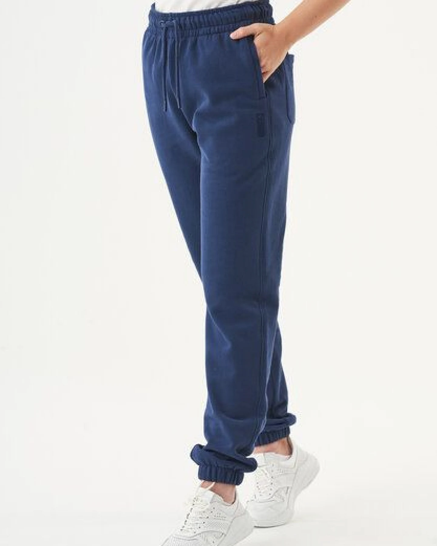 ORGANICATION ESSENTIALS-PERI- Soft Touch Sweathose aus Bio-Baumwolle – Ansicht 3