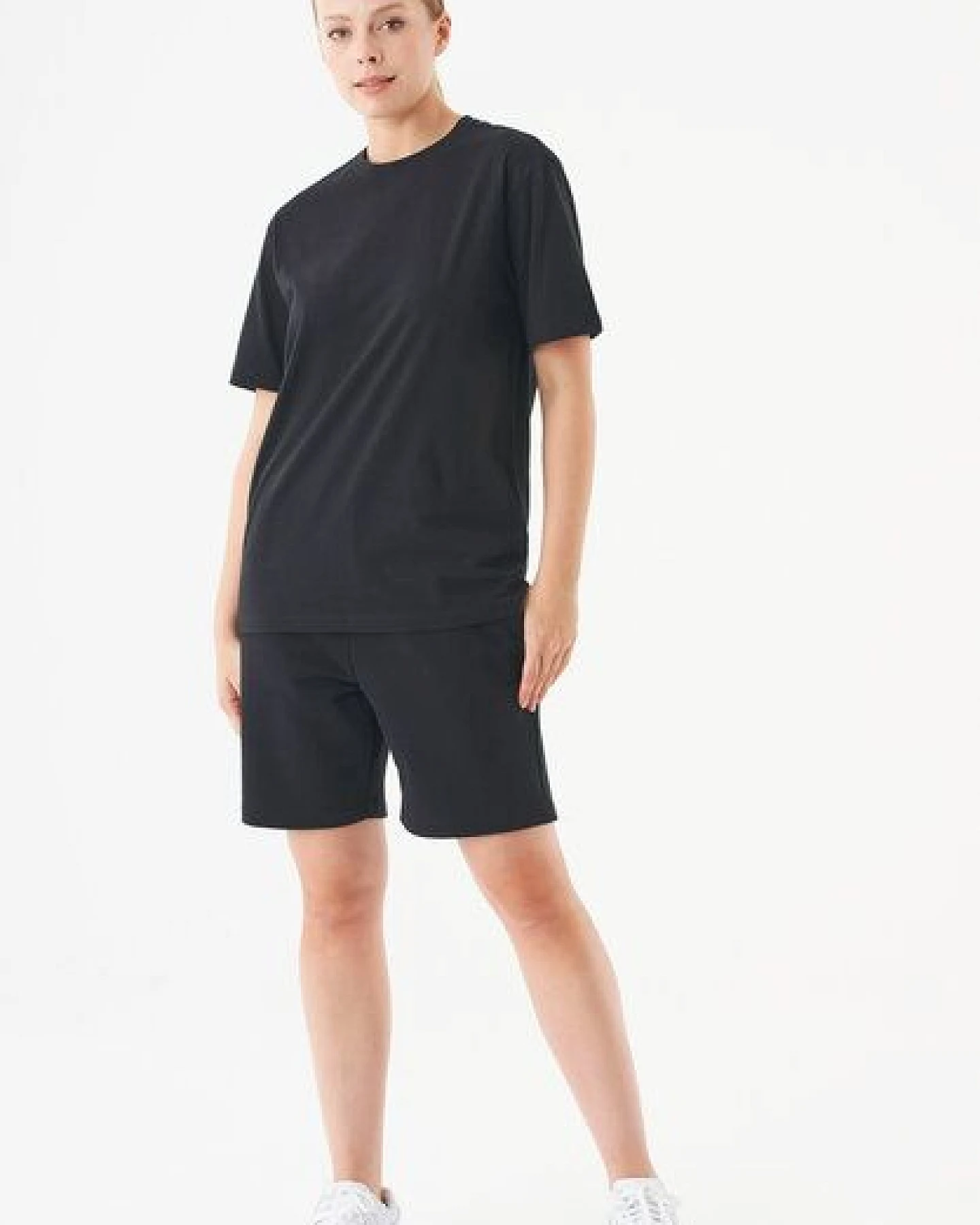 ORGANICATION Damen ESSENTIALS-SHEYMA- Shorts aus Bio-Baumwolle – Ansicht 2