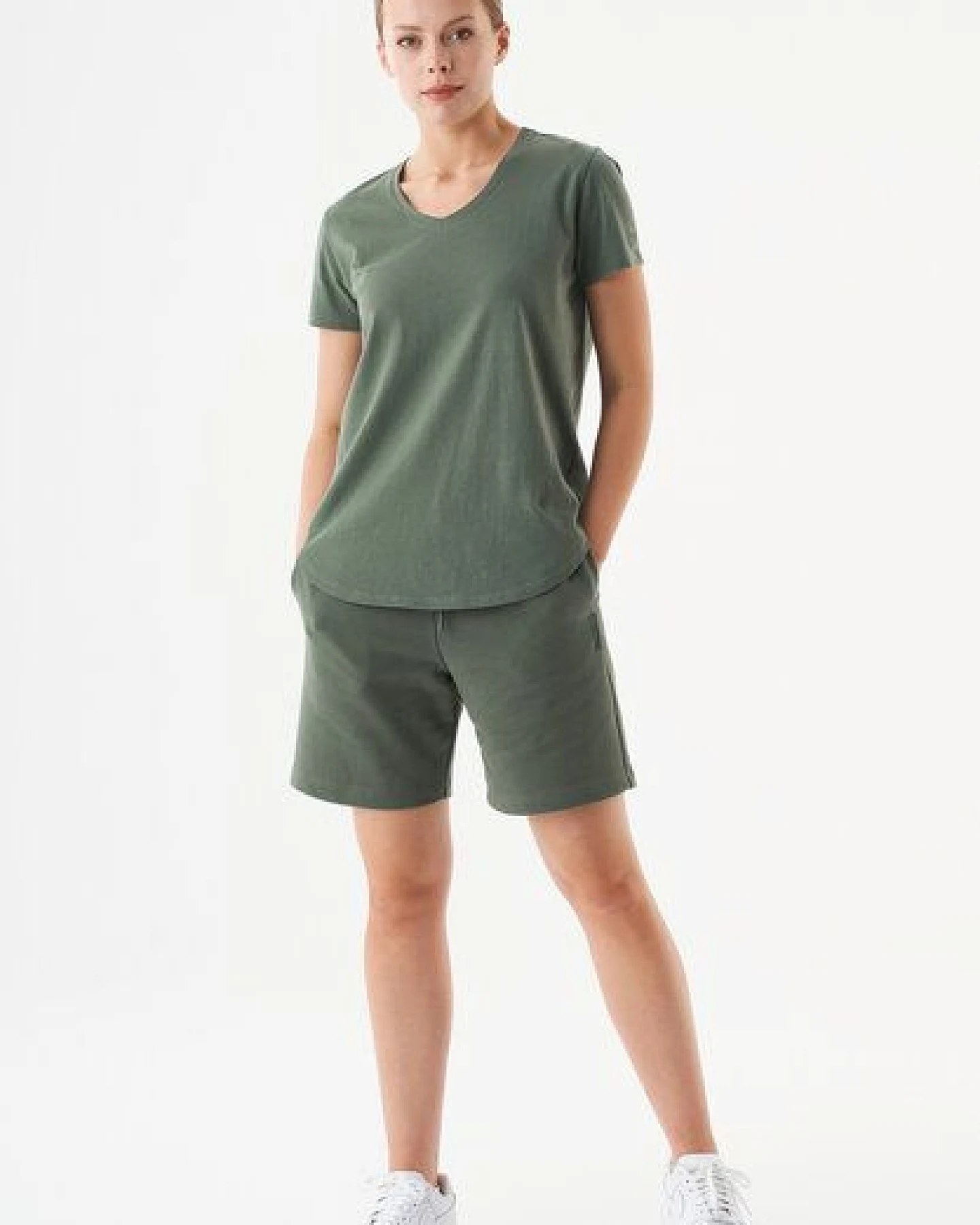 ORGANICATION Damen ESSENTIALS-SHEYMA- Shorts aus Bio-Baumwolle – Ansicht 2