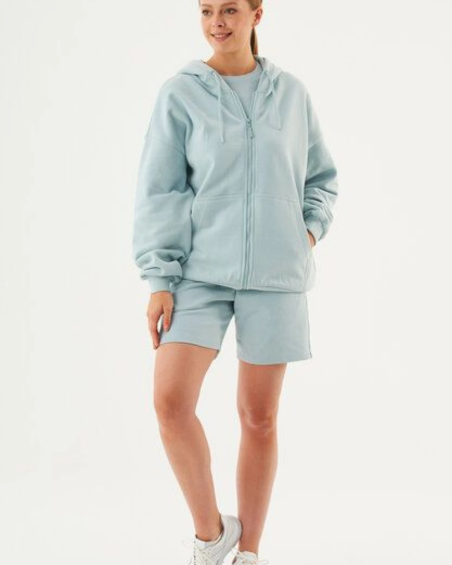 ORGANICATION Damen ESSENTIALS-SHEYMA- Shorts aus Bio-Baumwolle – Ansicht 2