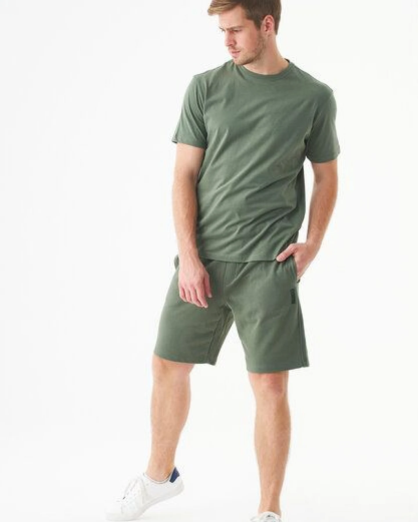 ORGANICATION ESSENTIALS-SHADI- Shorts aus Bio-Baumwolle – Ansicht 2